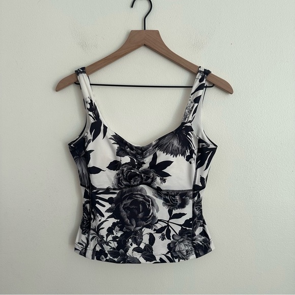 lululemon athletica Tops - Lululemon Bra Top Tank Black White Floral Stretch Training Women’s size 8 EUC